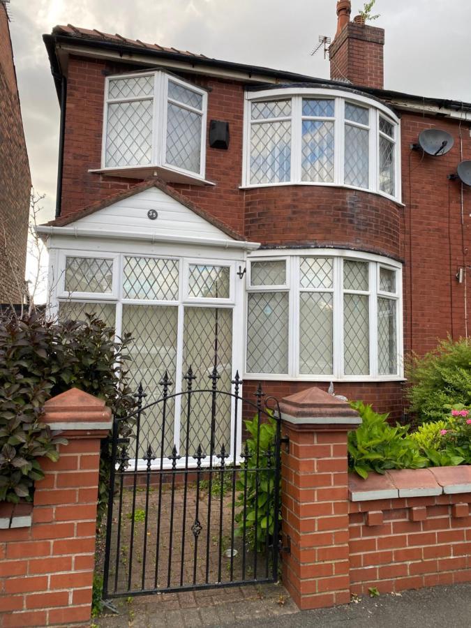Grace Haven Villa Farnworth Exterior foto